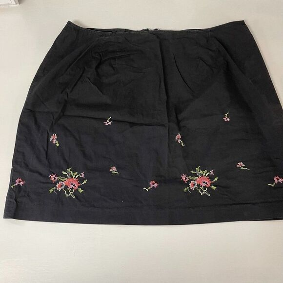 Venezia Dresses & Skirts - Venezia Jeans Brand Embroidered Mini Skirt - Size 20